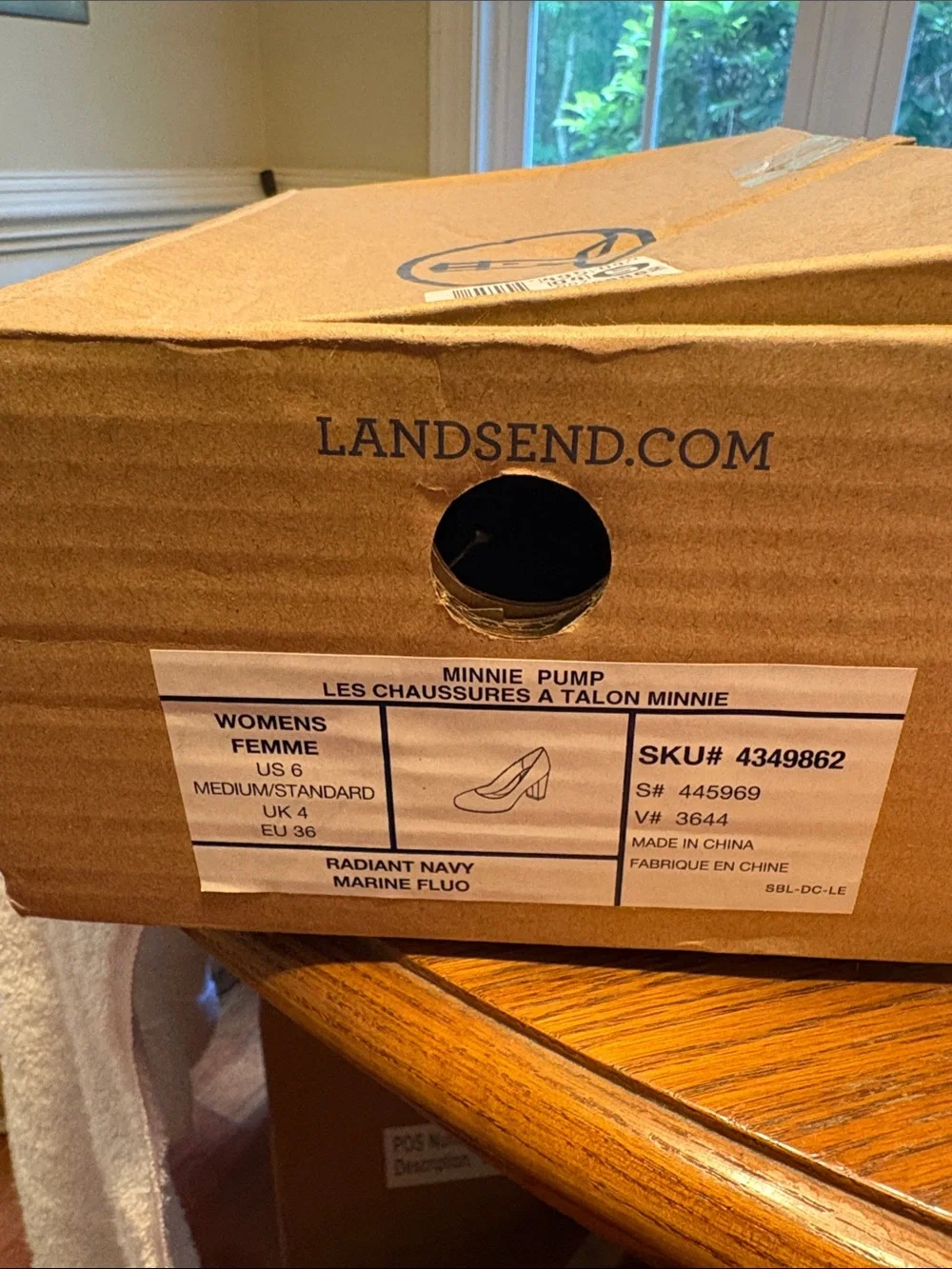 Lands' End Radiant Navy Women's Leather Minnie Pumps size 6M